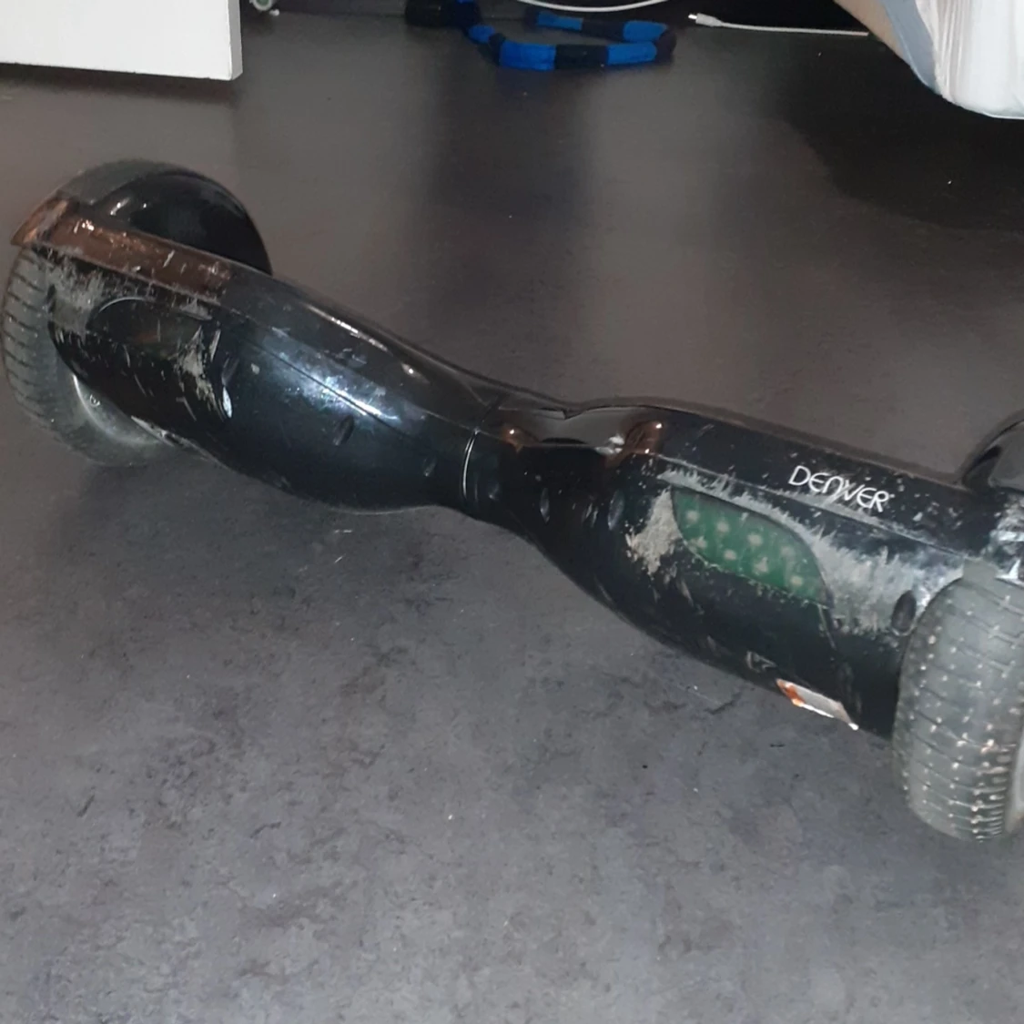 Hoverboard som funkar bra. Man måste väga 20kg - 90