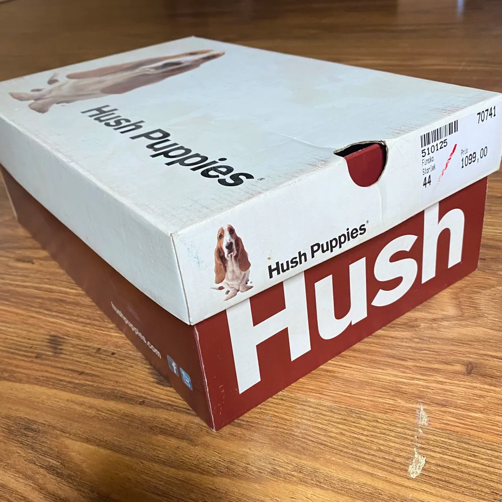Helt nya oanvända Hush Puppies med original förpackningen.. Skor.