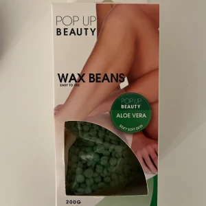 Vax, pensel & parfym  - Vax till att vaxa kroppen Contour borste från Smashbox  Parfym från H&M 