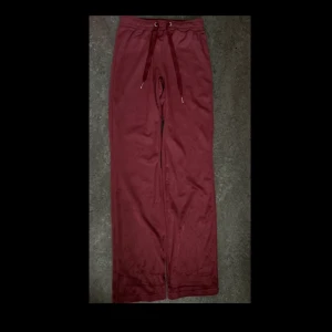 Byxor från Gina Tricot - Säljer pga ingen användning 