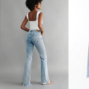 Ginatricot jeans - Säljer mina jeans i storlek 38 från ginatricot. Använda typ 2-3 gånger och säljer pga de är för stora. Annars är de skit snygga💗