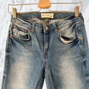 Jeans | Gina tricot - Jeans från Ginatricot. Använd ett par gånger, men i bra skick. Dragkedja nertill. 
