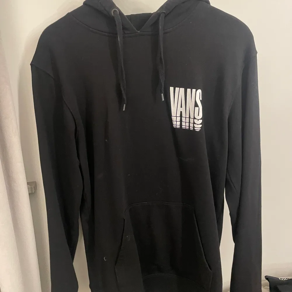 Vans hoodie som ny knappt använd . Hoodies.