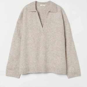 Hm stickad tröja  - Jättesnygg stickad tröja från HM, perfekt till hösten och nästan helt oanvänd! ❤️