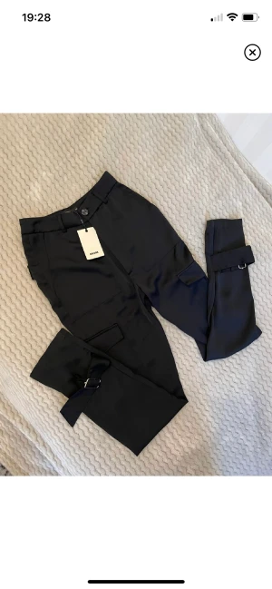 Kostymbyxor storlek 34 - Kostymbyxor storlek 34 oanvända! 