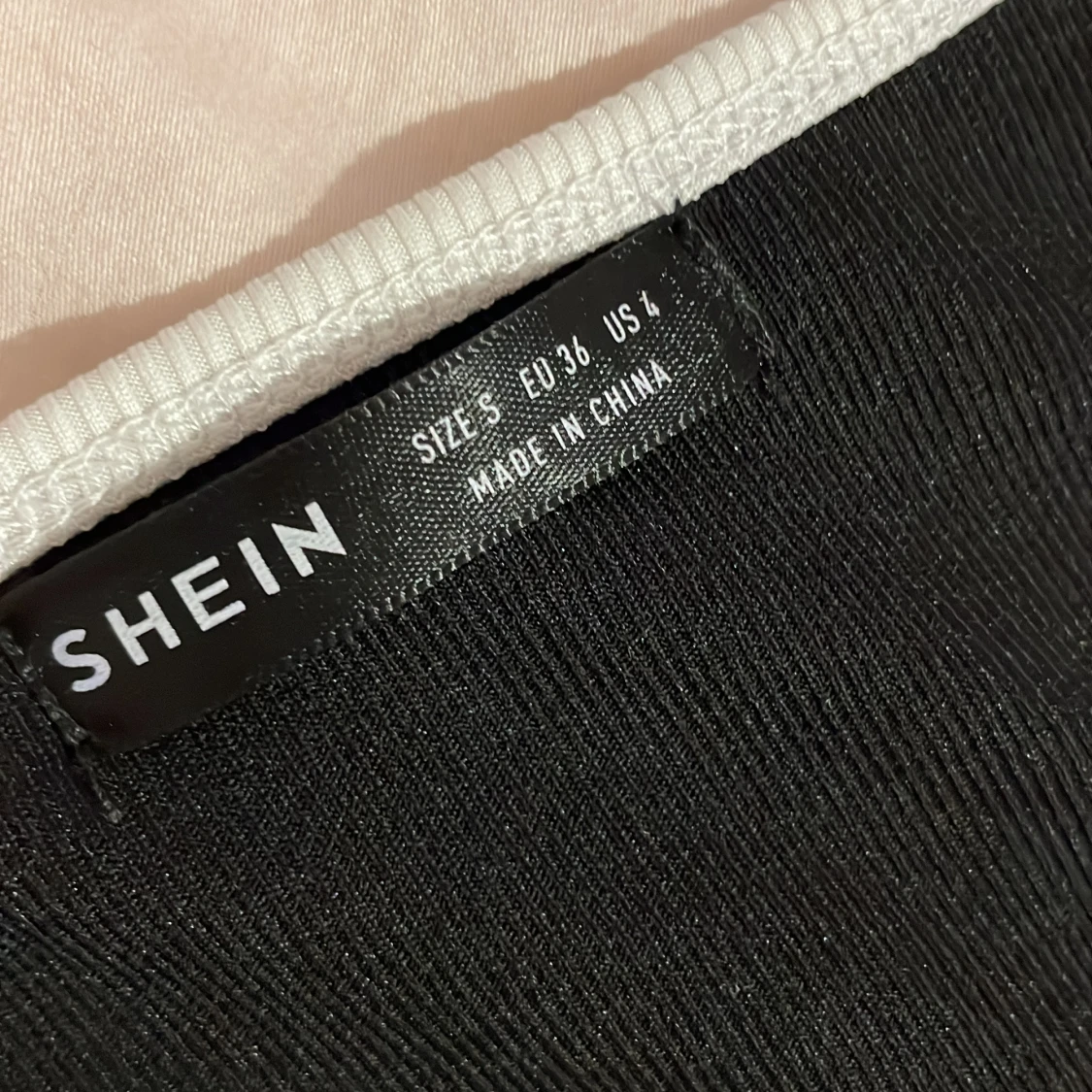 svart vit crop top - 90