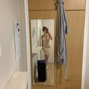 Rosa klänning - Aldrig använd, storlek XS! Mer frågor eller annat på dm!