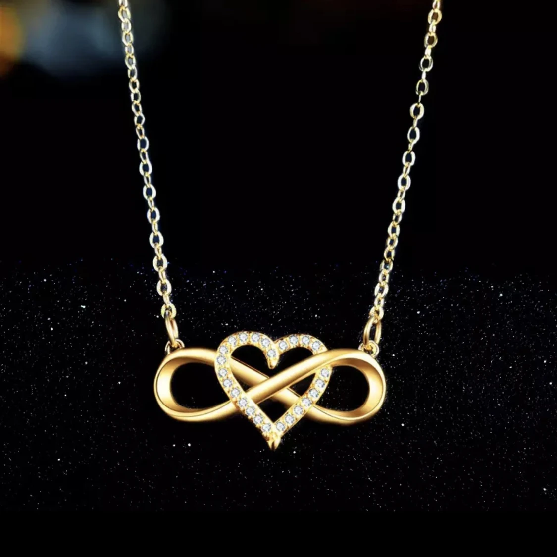 Hjärtformat halsband 