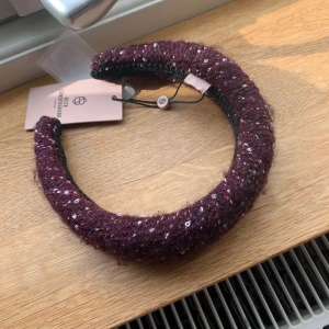 Becksöndergaard didadem - Världen snyggaste diadem som är slutsålt, aldrig använt bara testad! Lappen är kvar! Säljer då jag inte kände att inte riktigt  passade mig💕 kan gå ner i pris. 