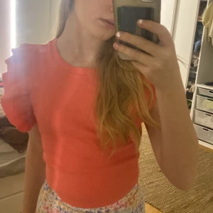 Tröja med volanger  - Har inte använt alls mycket