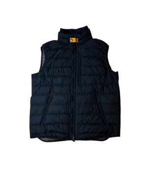 Parajumper lightweight vest  - Denna vest från Parajumper är i nyskick och endast använd ett fåtal gånger. Sälj i herr storlek Medium. Alla våra annonser finns på instagram @wearable_twice 