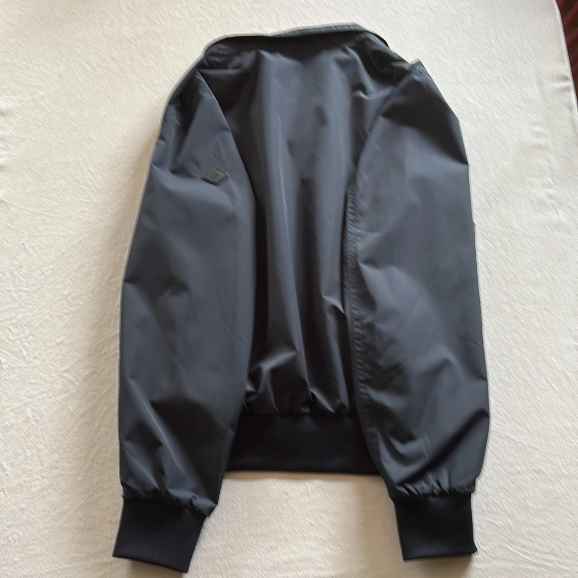 Mörkblå bomberjacka från J.Lindeberg - 1