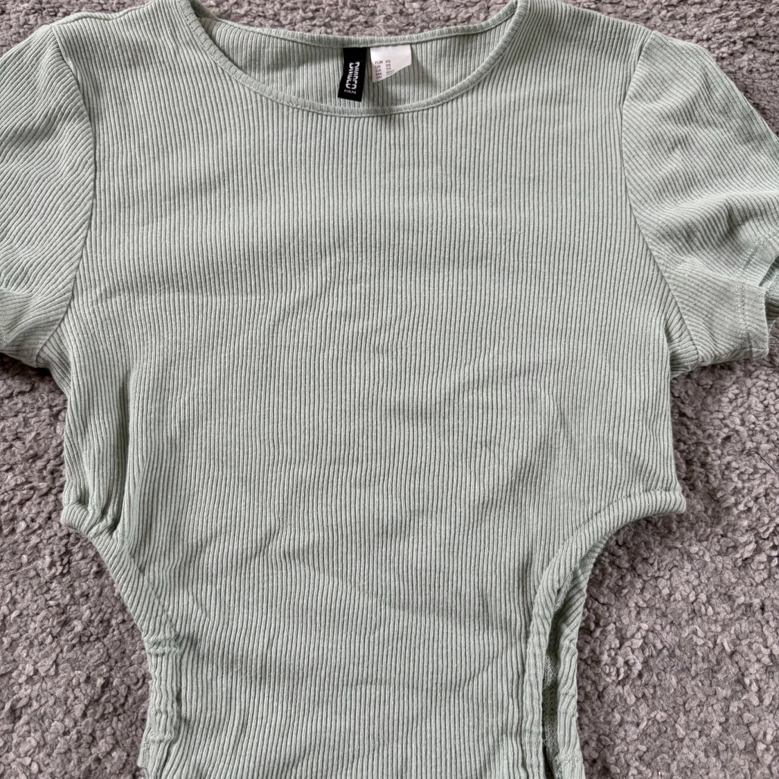 Ribbad grön topp från H&M Divided XS - 1
