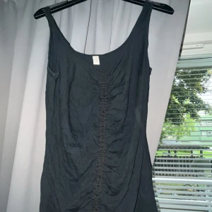 Linne - Fint linne fick inte riktigt bra bilder men jag har tidigare fått det. Storlek S.