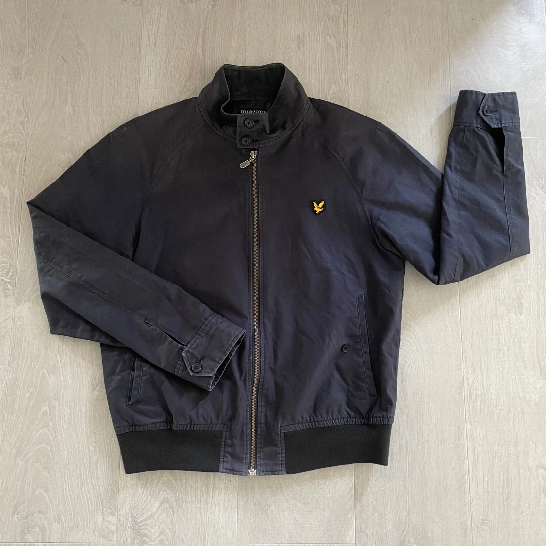 Svart jacka från Lyle & Scott