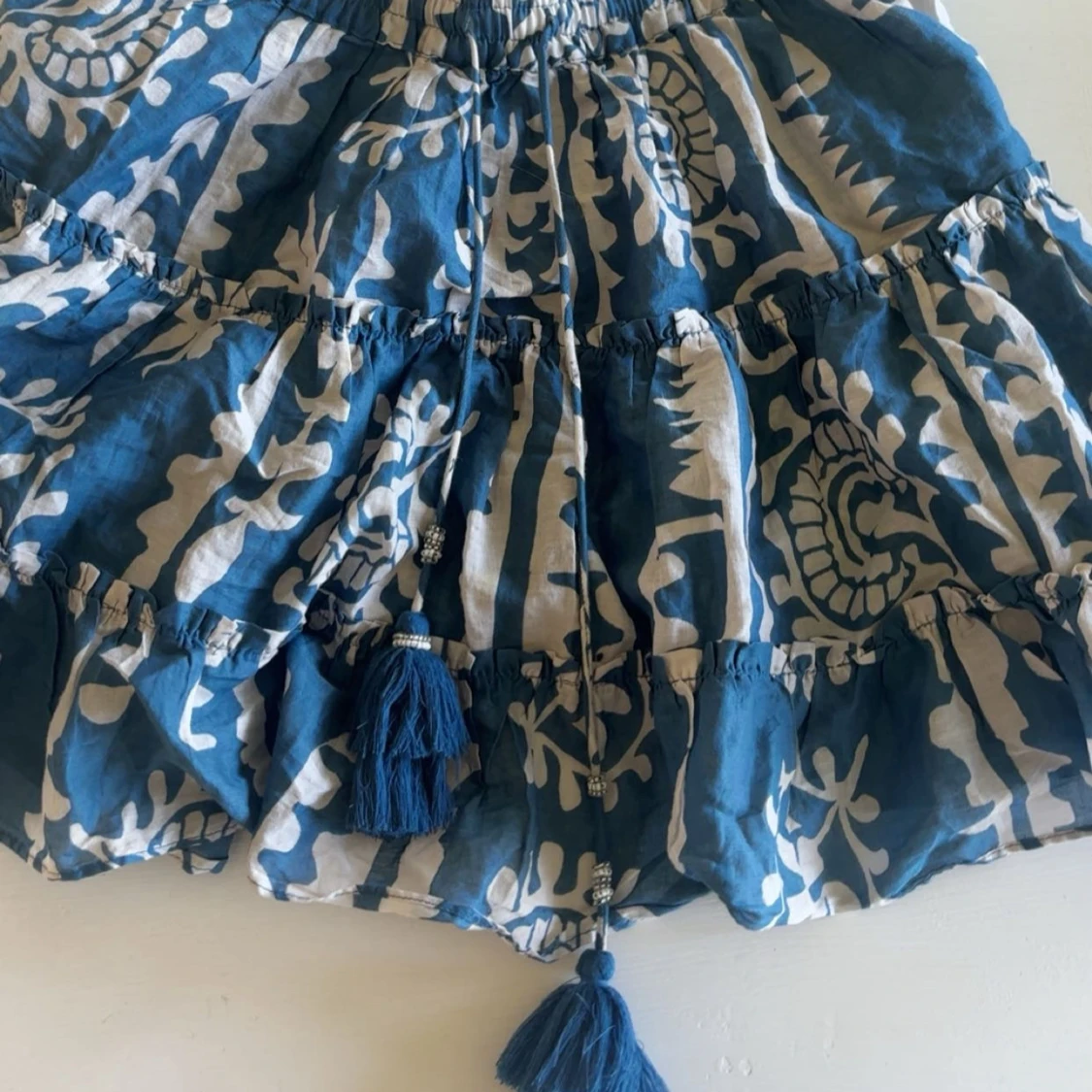 Blåvit kortkjol med volanger från Zara - 2