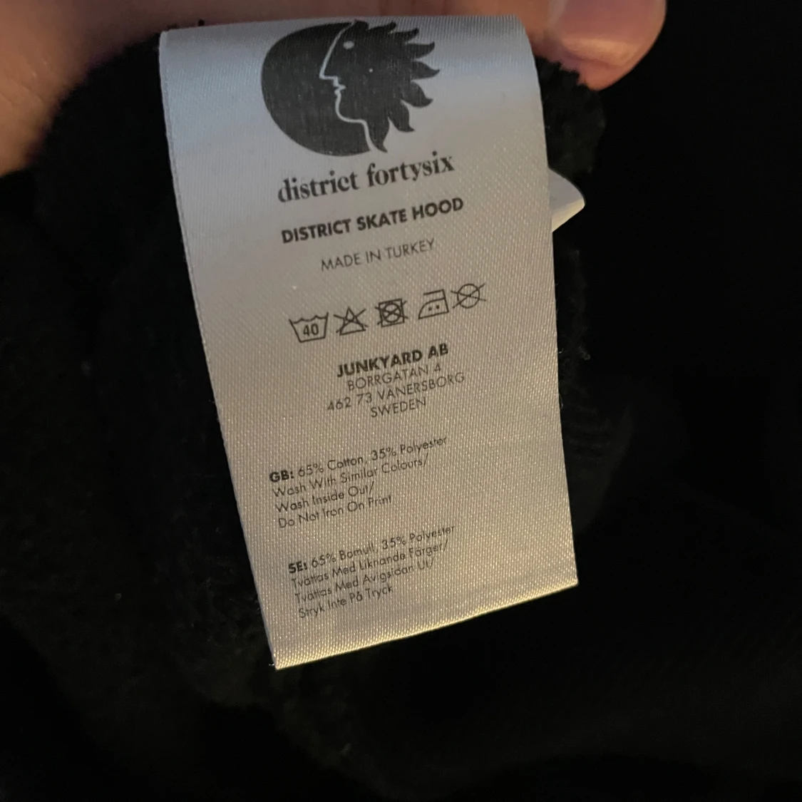 Svart hoodie District 46  - 2