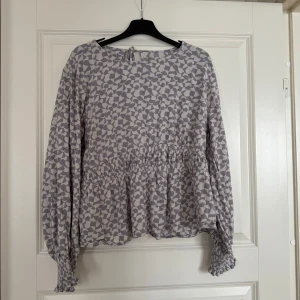Blus  - Blus köpt på zalando