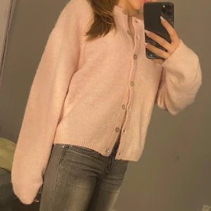 Ljusrosa kofta ❤️ - Superfin rosa kofta från Gina , XS❤️.                                     (Pris kan gå att diskutera)