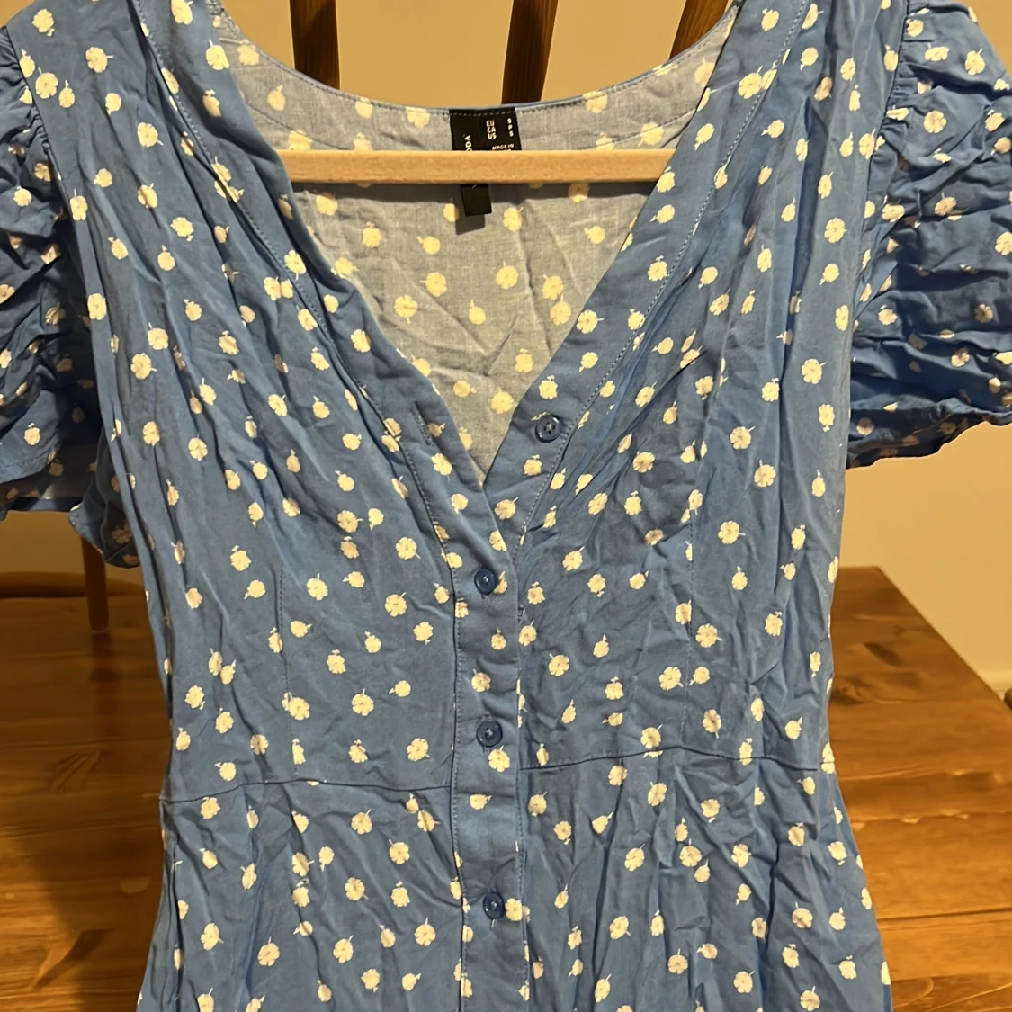 Blommig kortklänning - 1