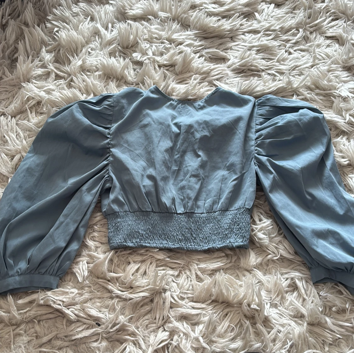 Blå croppad blus med puffärmar Boohoo - 2