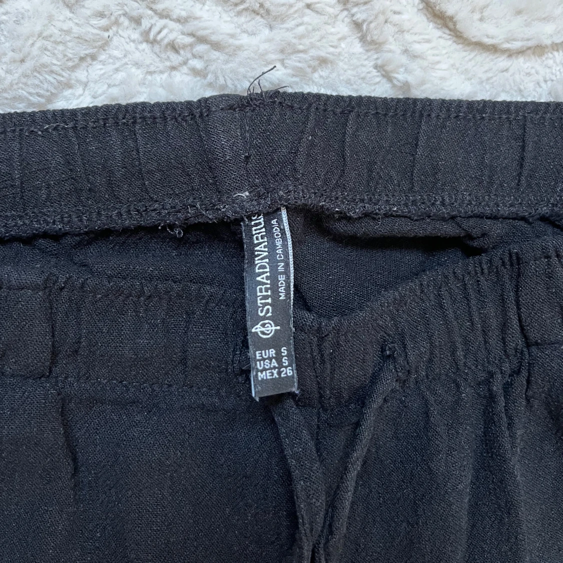 Svarta linnebyxor från Stradivarius - 3