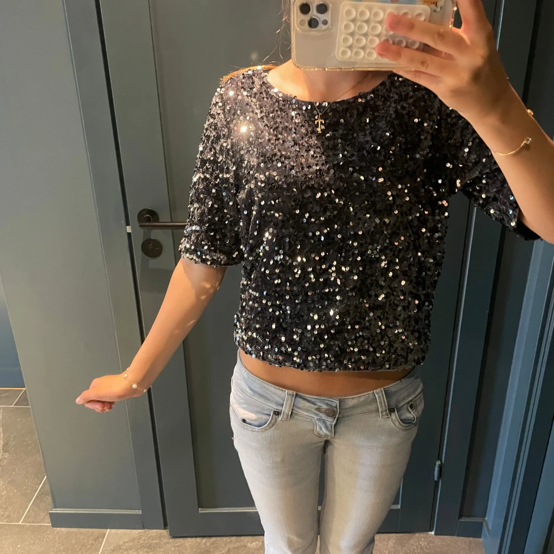 Svart glittrig croppad topp