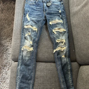 Amicci jeans - Ett par amicci jeans i storlek 30. Jag köpte dom för två år sedan och är använda bara ett par gånger
