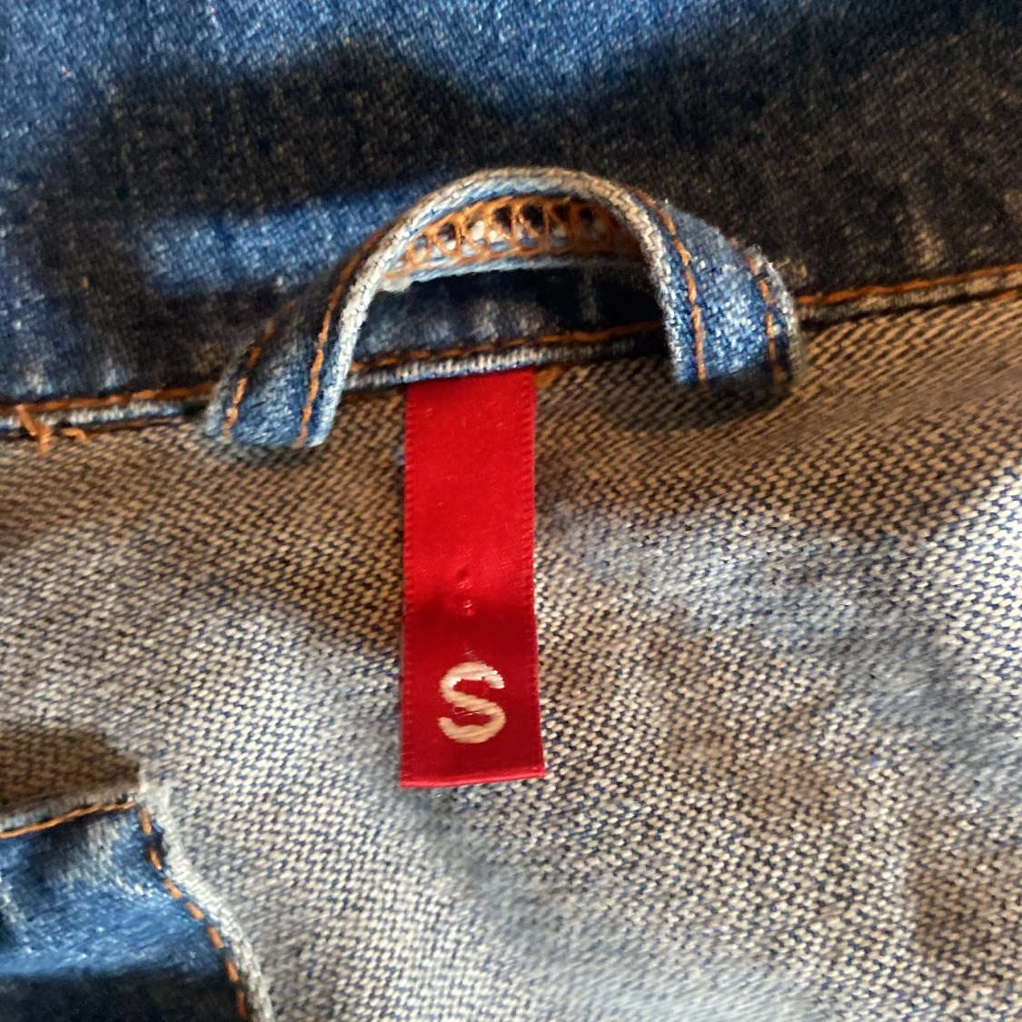 Klassisk jeansjacka från Divided - 3