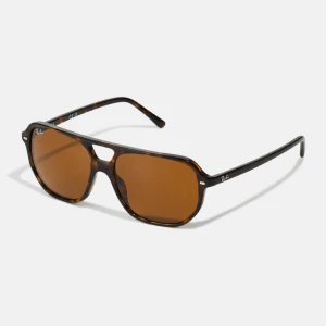 Ray-Ban Bill One solglasögon havana - Intressekoll på dessa snygga Ray-Ban Bill One solglasögon i havana-mönster med bruna glas. Fick dessa av min pappa men har tyvärr inte kommit till användning. Nypris 1985kr 😊
