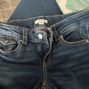 Lågmidjade jeans  - Jätte fina jeans säljer då dem är för små 