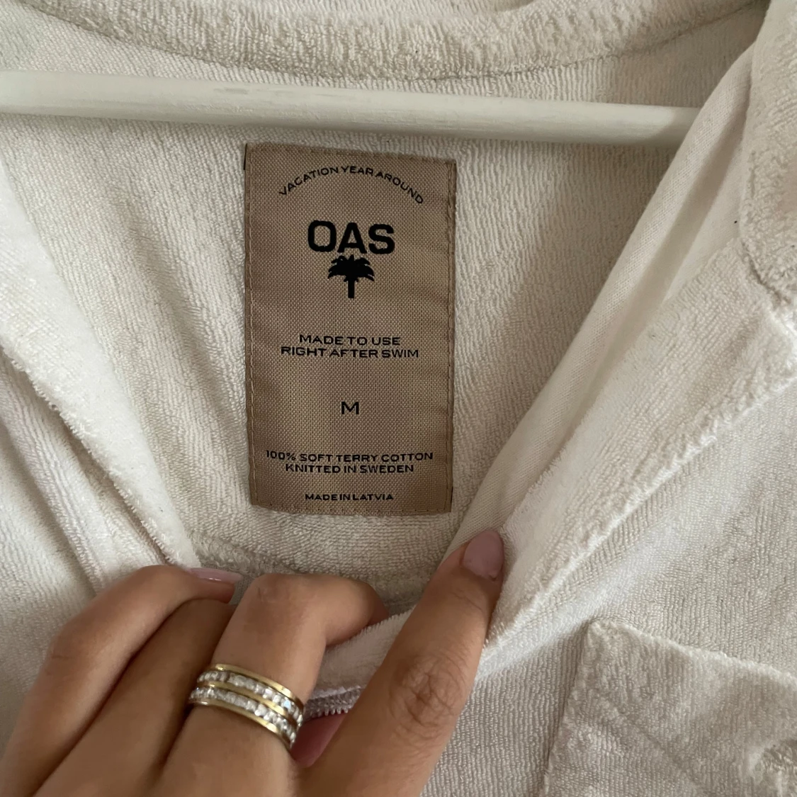 Vit frotté pikétröja från OAS - 1