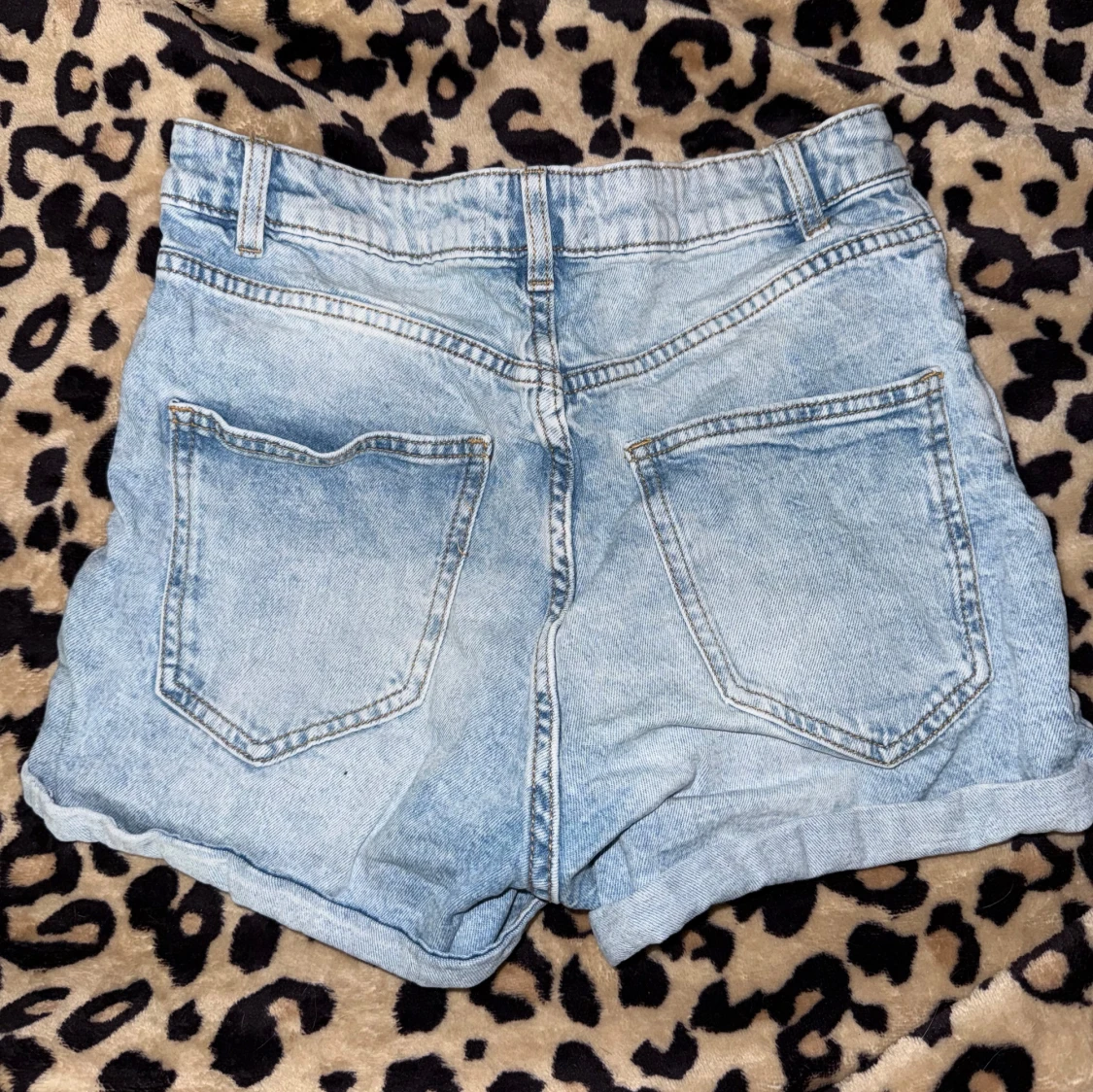 Ljusblå jeansshorts från Lindex - 1