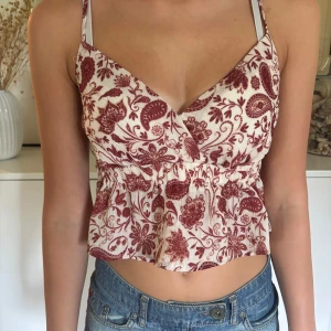 Mönstrad topp - Köpt i Kanada från Dynamite, toppskick.