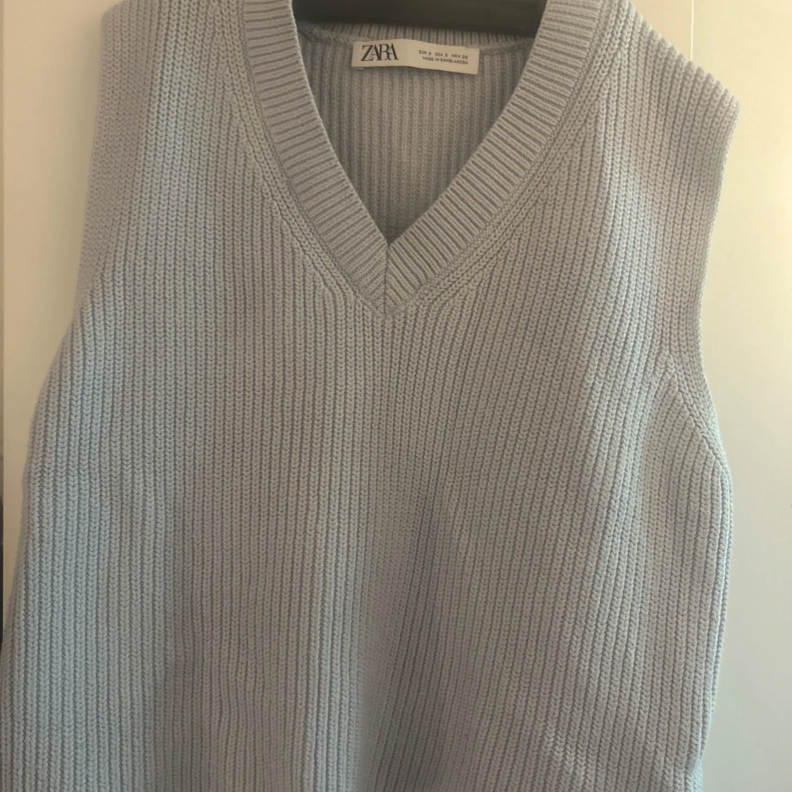 Ljusgrå stickad väst från Zara - 1