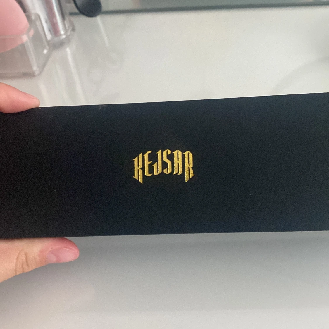 Guldigt armband med röda klöver från Kejsar - 2