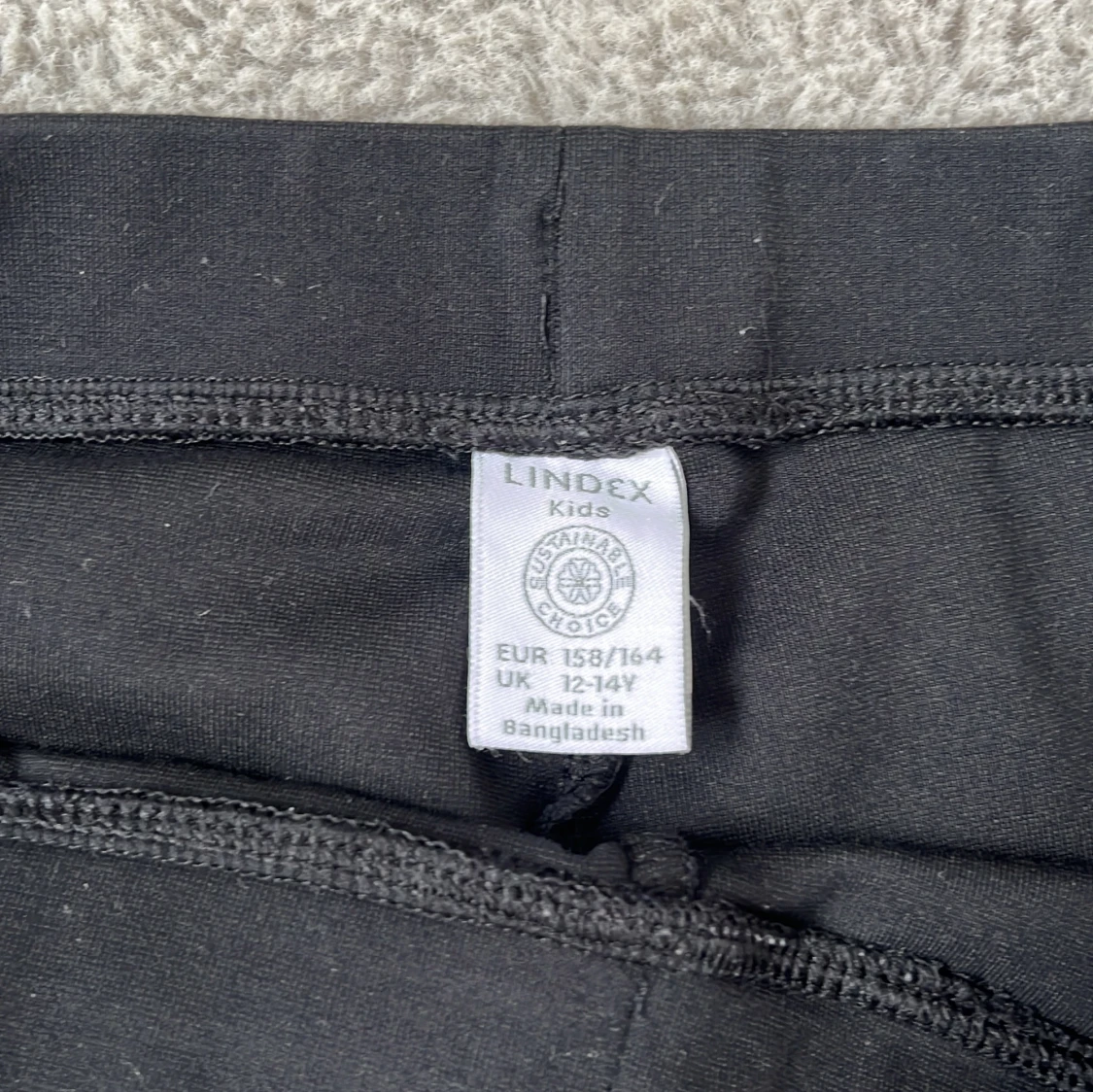 Svarta bootcut leggings från Lindex - 1