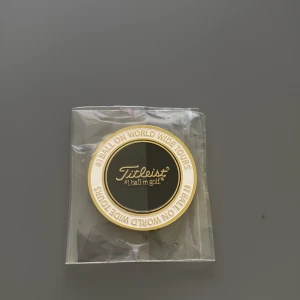 Golfmarkerare från Titleist - En greenmarkerare från Titleist. Sprillans ny. Om du har nån fråga skriv direkt 