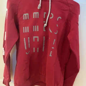 Marcus och Martinus hoodie - Moments tour hoodie, använd max 10 gånger. Pris kan diskuteras🫶🏻
