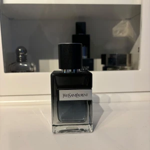 Parfym från Yves Saint Laurent - Säljer min ysl y edp, har boxen kvar.