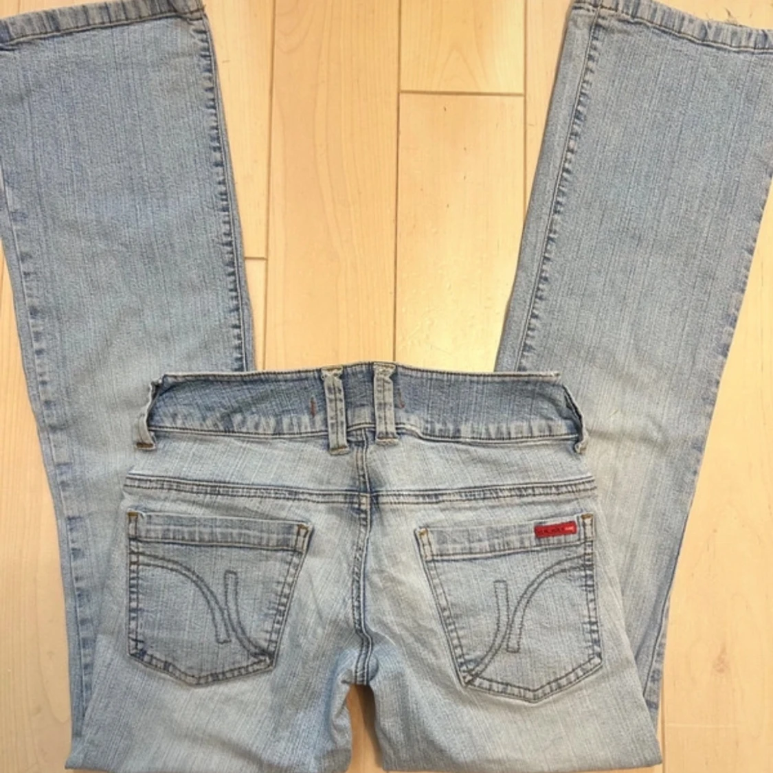 Ljusblå flare jeans från Vero Moda - 2