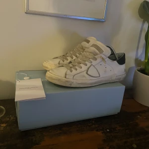 Philippe model skor - Riktigt feta o fräsch models! Lagad/söndrig sula, se skick på bilder. Box osv medföljer 🙌