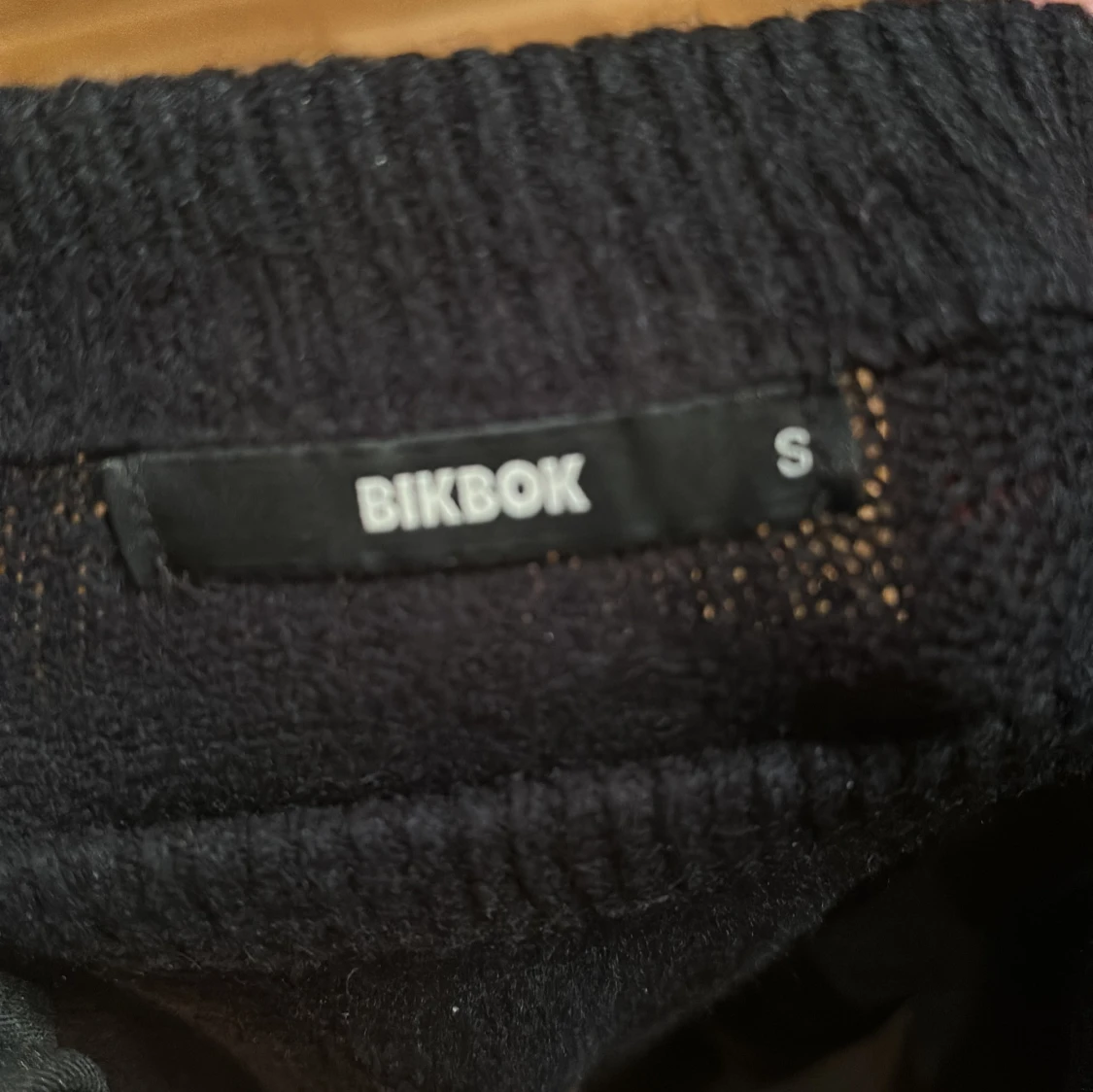Svart tröja från BikBok - 2