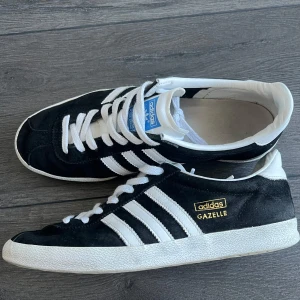 Adidas gazelle  - Adidas gazelle storlek 39 1/3🖤