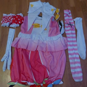 Emu Otori cosplay - Säljer Emu Otori cosplay. Den är från Aliexpress storlek L använt ett par gånger och kostade 370. Peruk ingår inte