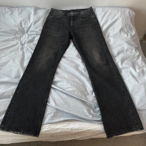 Svarta jeans från Hope -  Jeans från Hope i vintage färg. Knappt använda pga att jag aldrig tog tag i o lägga upp dem. Nypris ca 2500