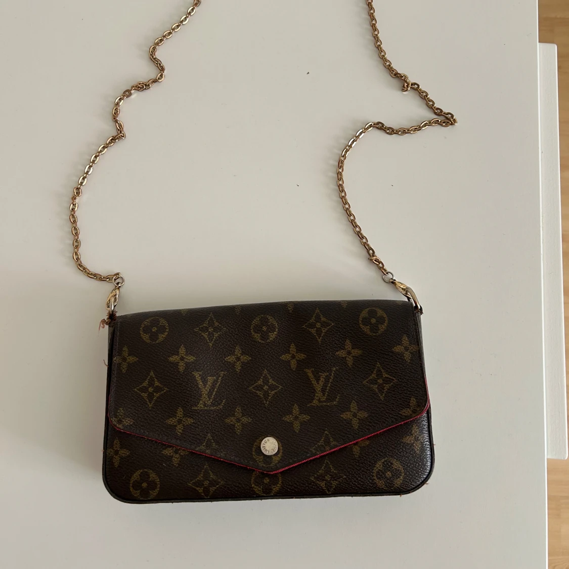 Axelväska med kedja - 1