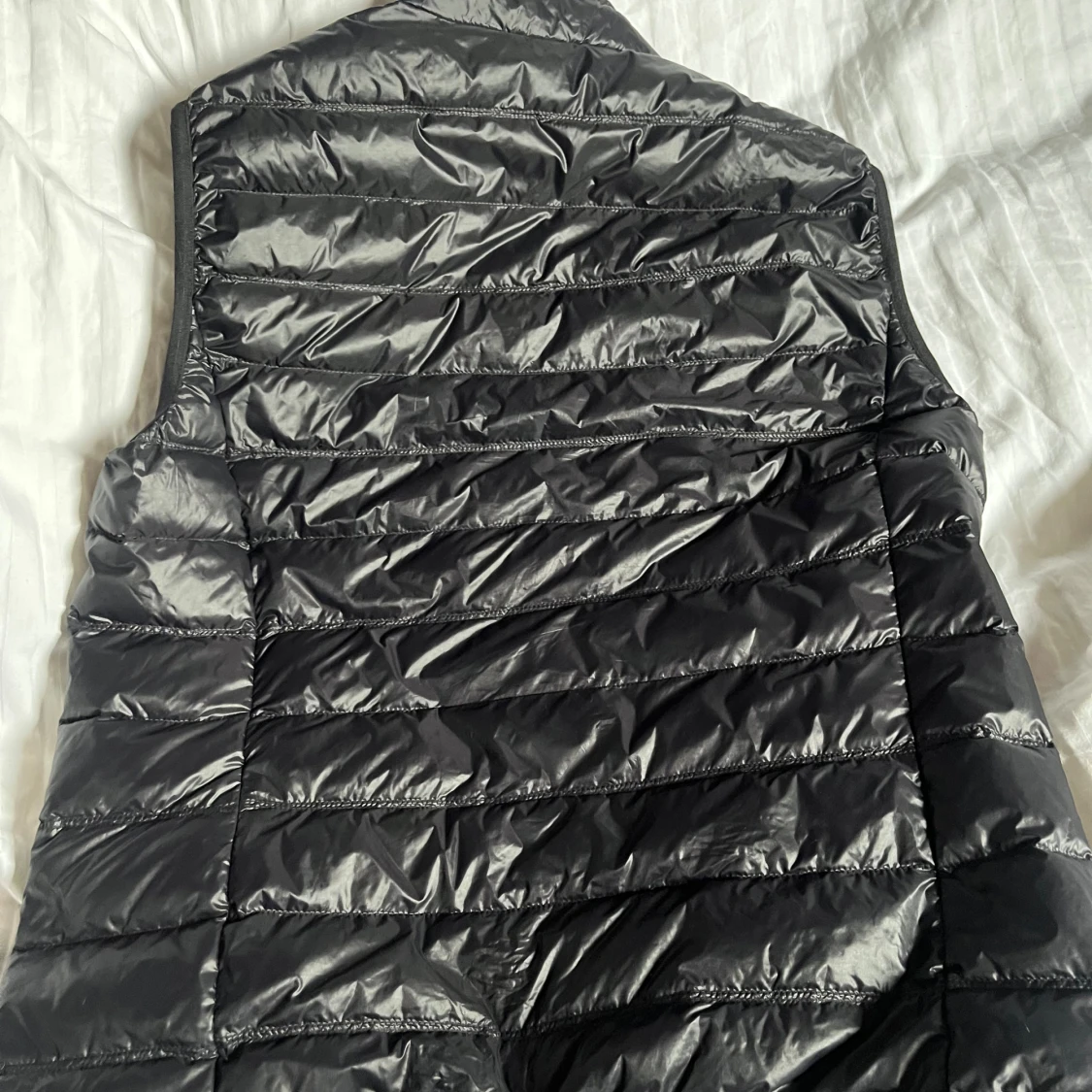 Svart dunväst från EA7 - 1