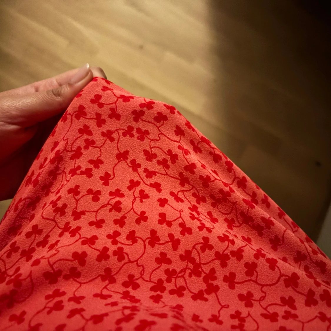 Röd blommig linnetopp - 1