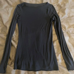 Intimissimi tröja - Skön marinblå tröja ifrån intimissimi